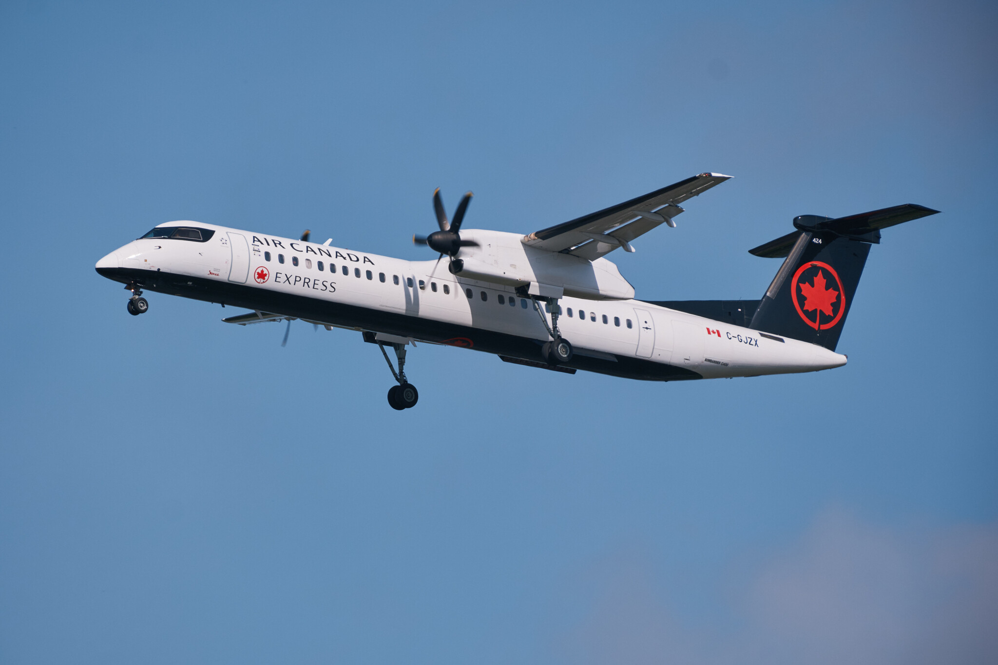 Air-Canada-de-Havilland-Dash-8-400-C-GJZX.jpg
