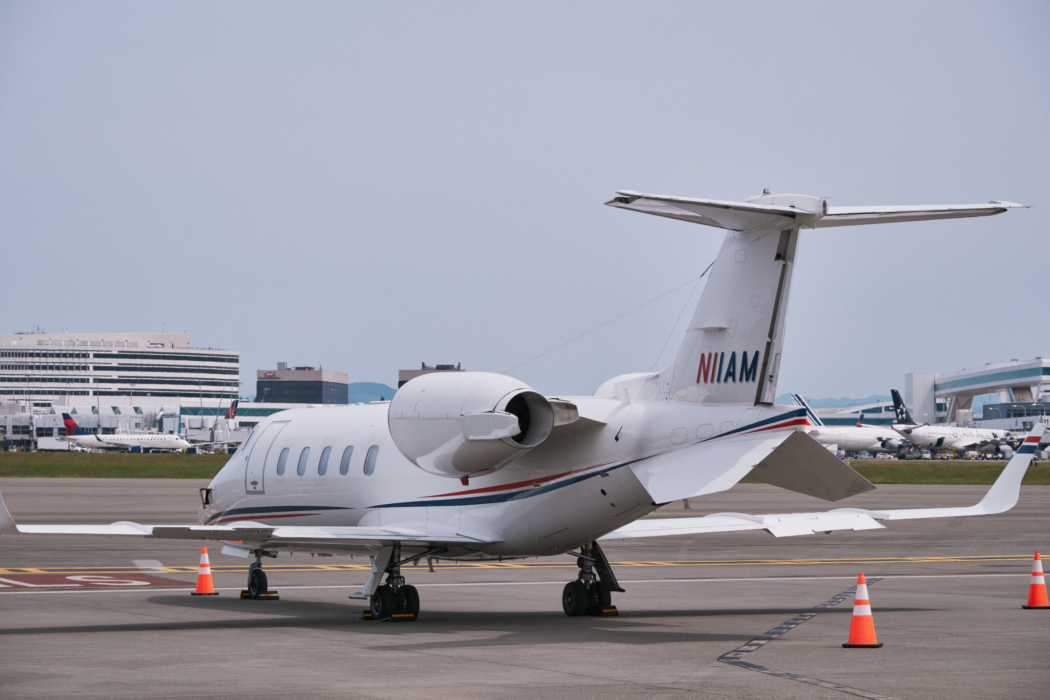 Dreamline-Aviation-Learjet-60-N11AM.jpg