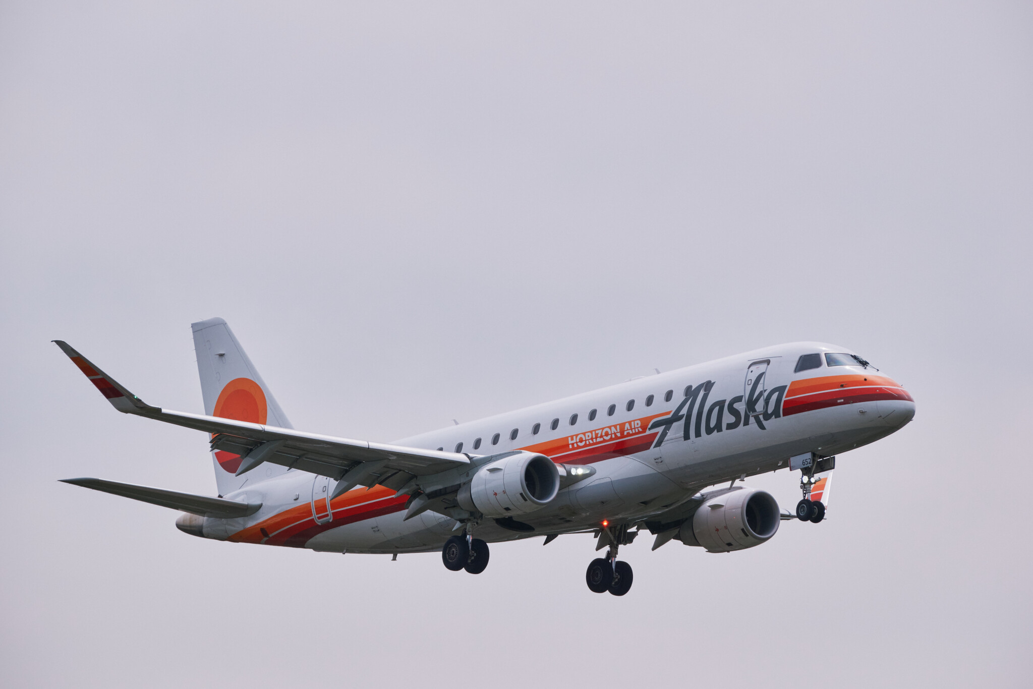 Horizon-Embraer-ERJ-175-N652MK.jpg